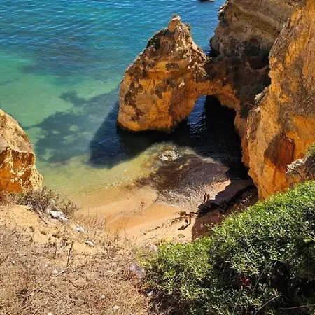منزل للإقامة Comfortable With Shared Bathroom Near Harbour
